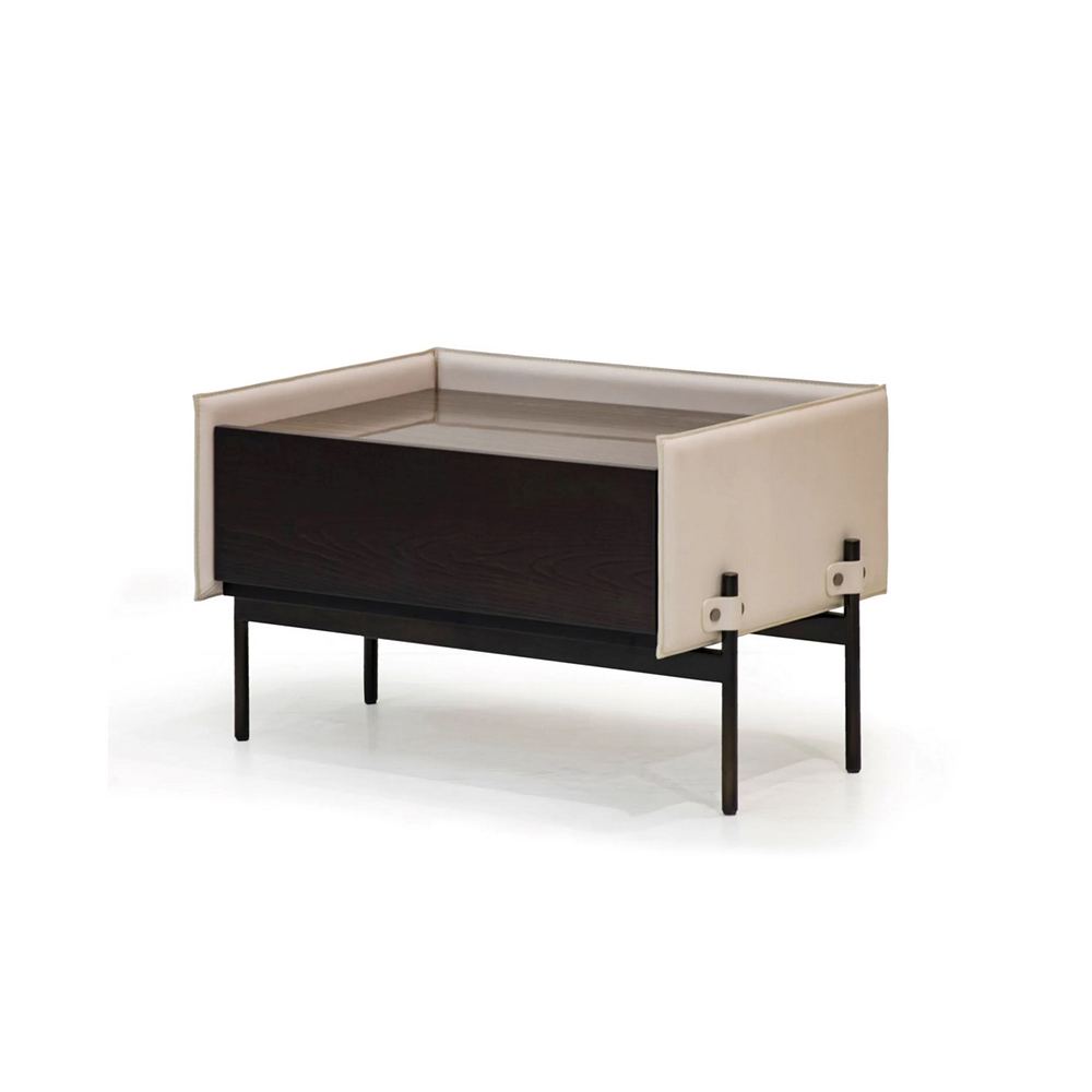 پاتخت تولیکا مدل آستون مارتین