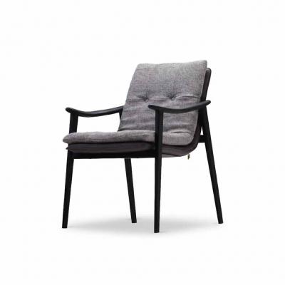 صندلی میزبان تولیکا مدل فین